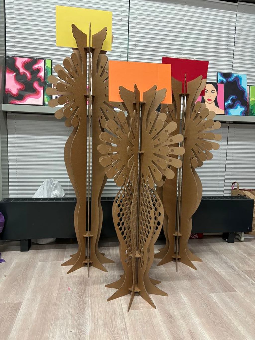 Wielkoformatowa instalacja artystyczna z papieru